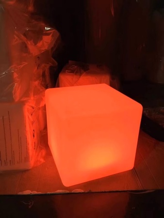 Светильник Куб 40 с питанием от АКБ, RGB